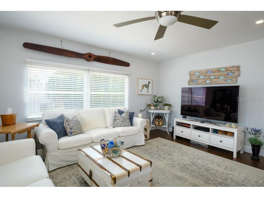 1916 Illinois Avenue Bradenton FL 34207 A4662475 image10