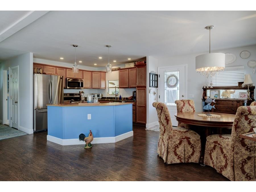 1916 Illinois Avenue Bradenton FL 34207 A4662475 image16