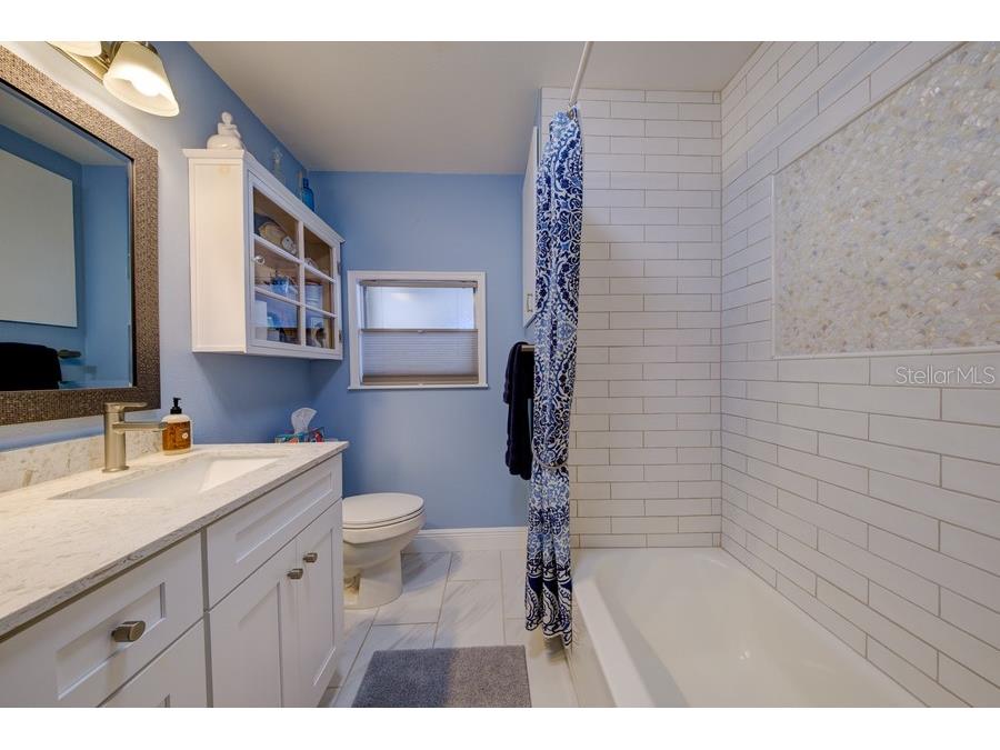 1916 Illinois Avenue Bradenton FL 34207 A4662475 image20