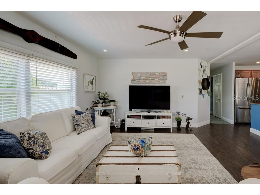 1916 Illinois Avenue Bradenton FL 34207 A4662475 image8