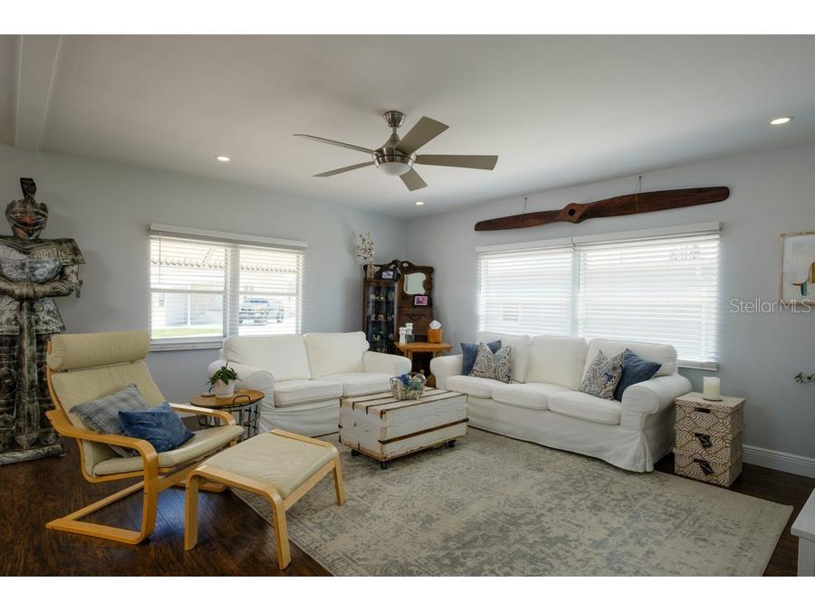 1916 Illinois Avenue Bradenton FL 34207 A4662475 image9