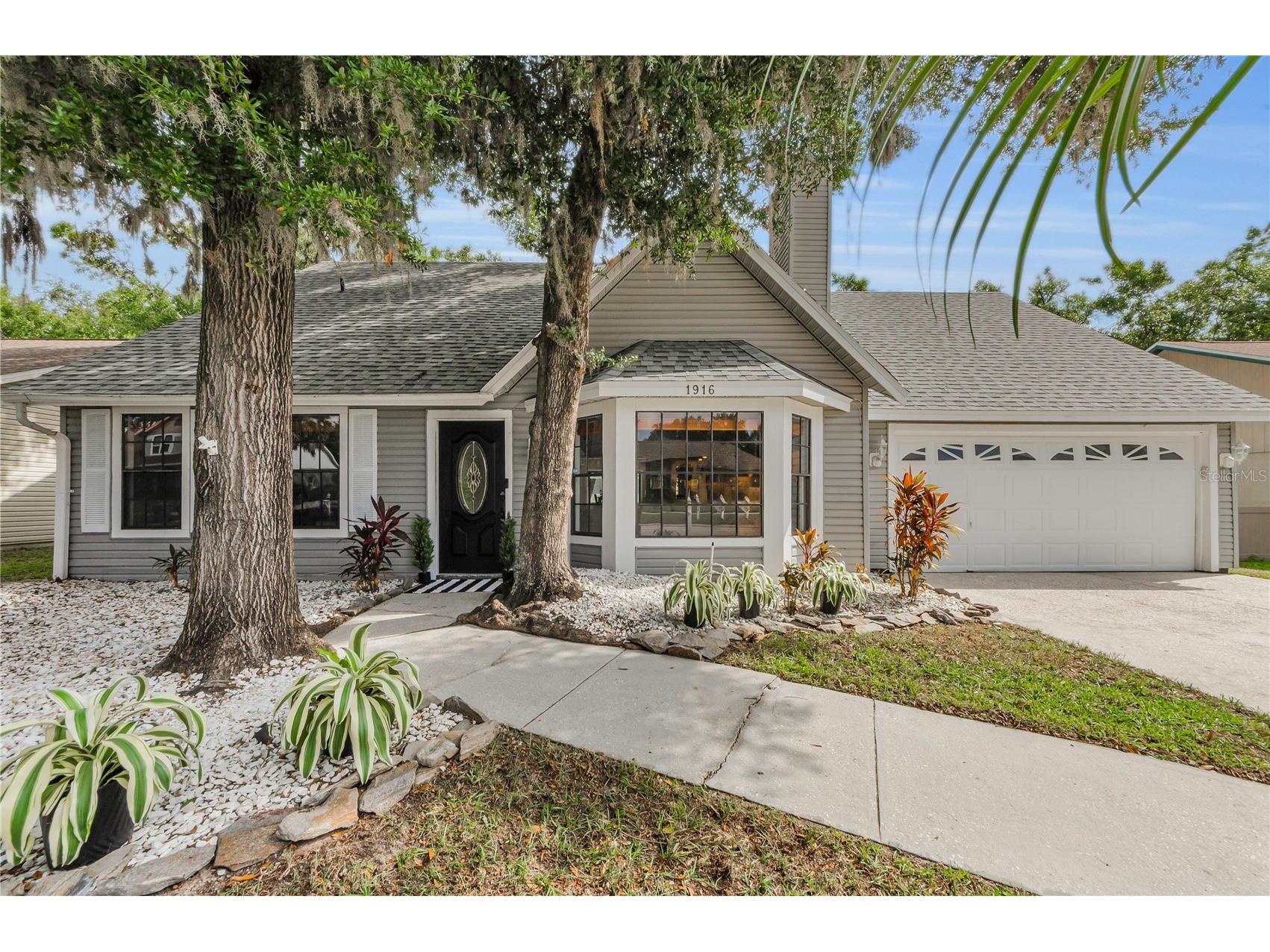 1916 River Crossing Drive Valrico FL 33596 TB8438474 image1