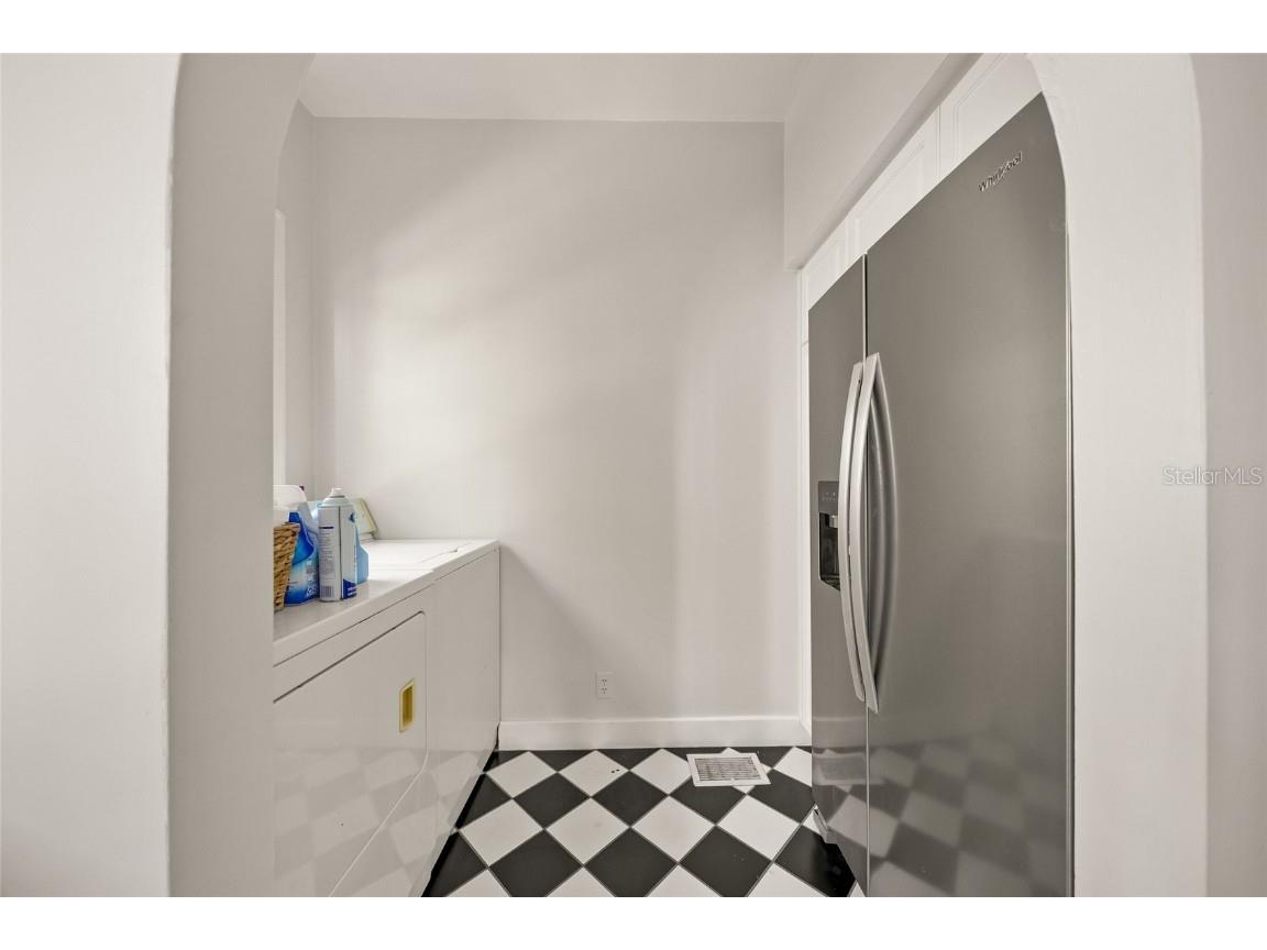 1917 Bahia Vista Street Sarasota FL 34239 A4676931 image15