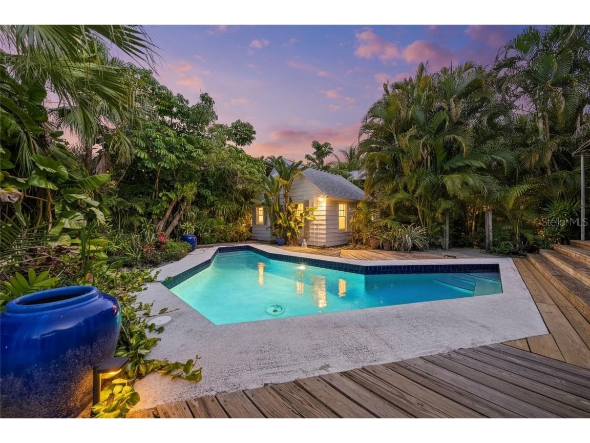 1917 Bahia Vista Street Sarasota FL 34239 A4676931 image2