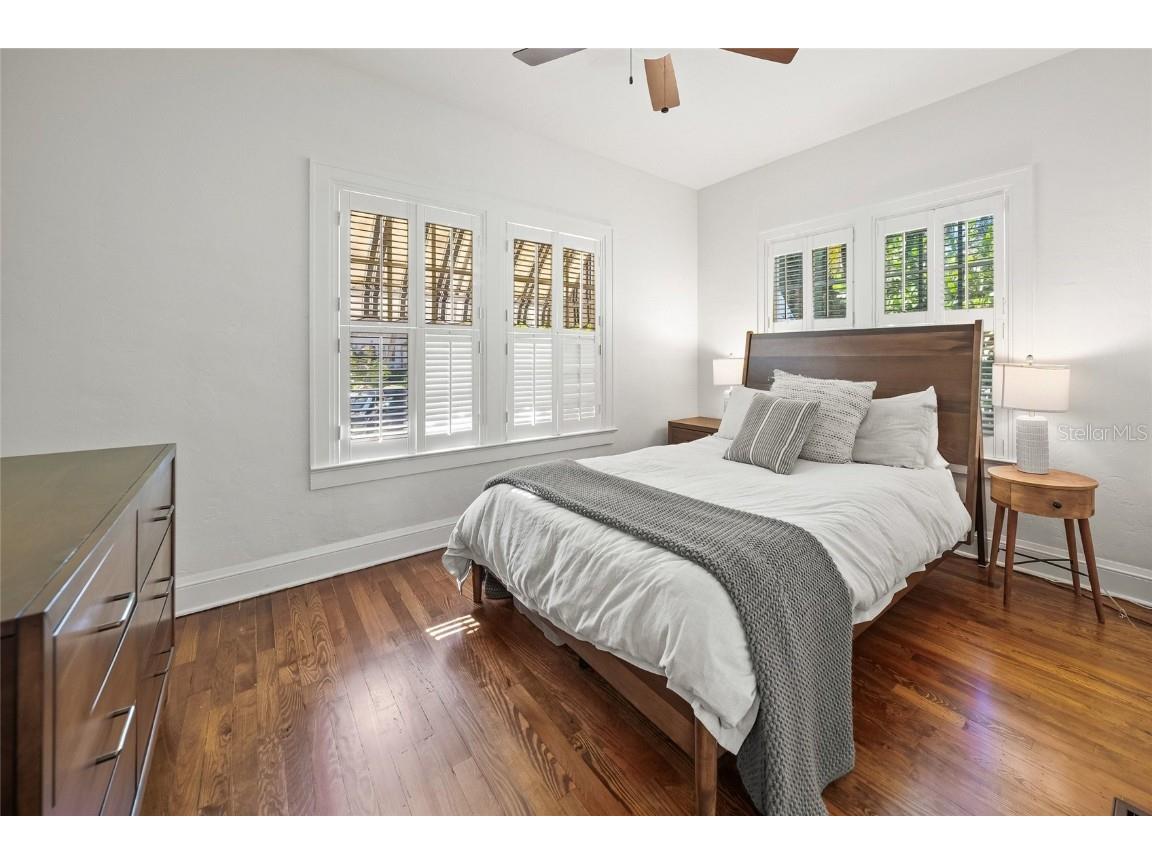 1917 Bahia Vista Street Sarasota FL 34239 A4676931 image21