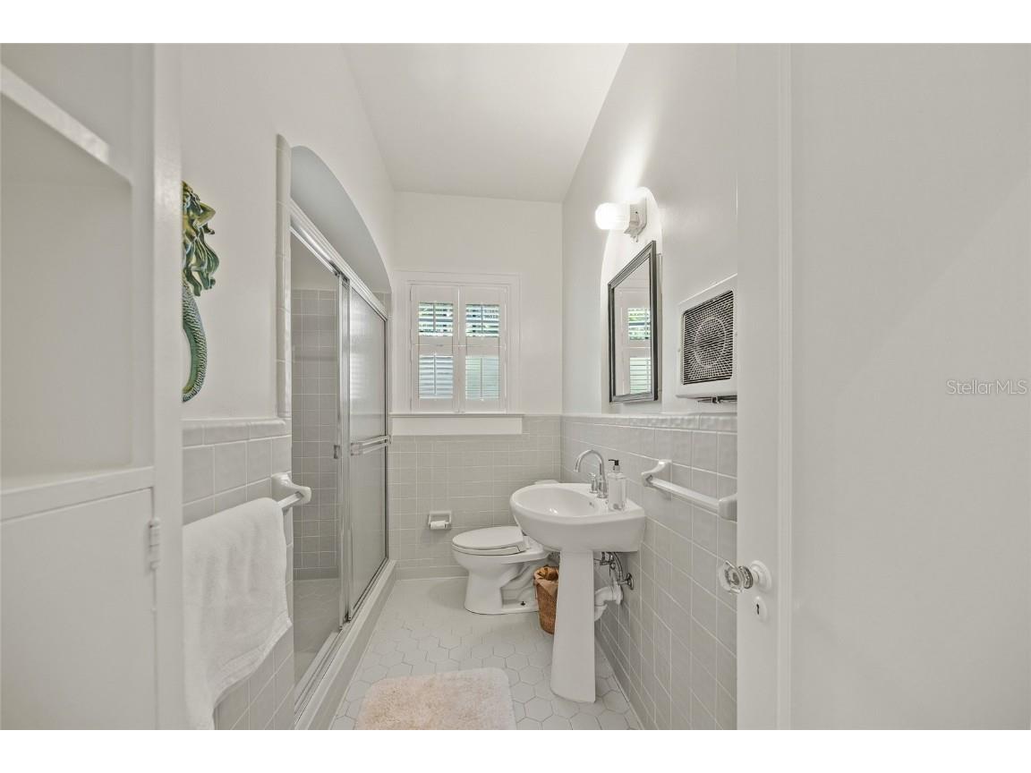 1917 Bahia Vista Street Sarasota FL 34239 A4676931 image22