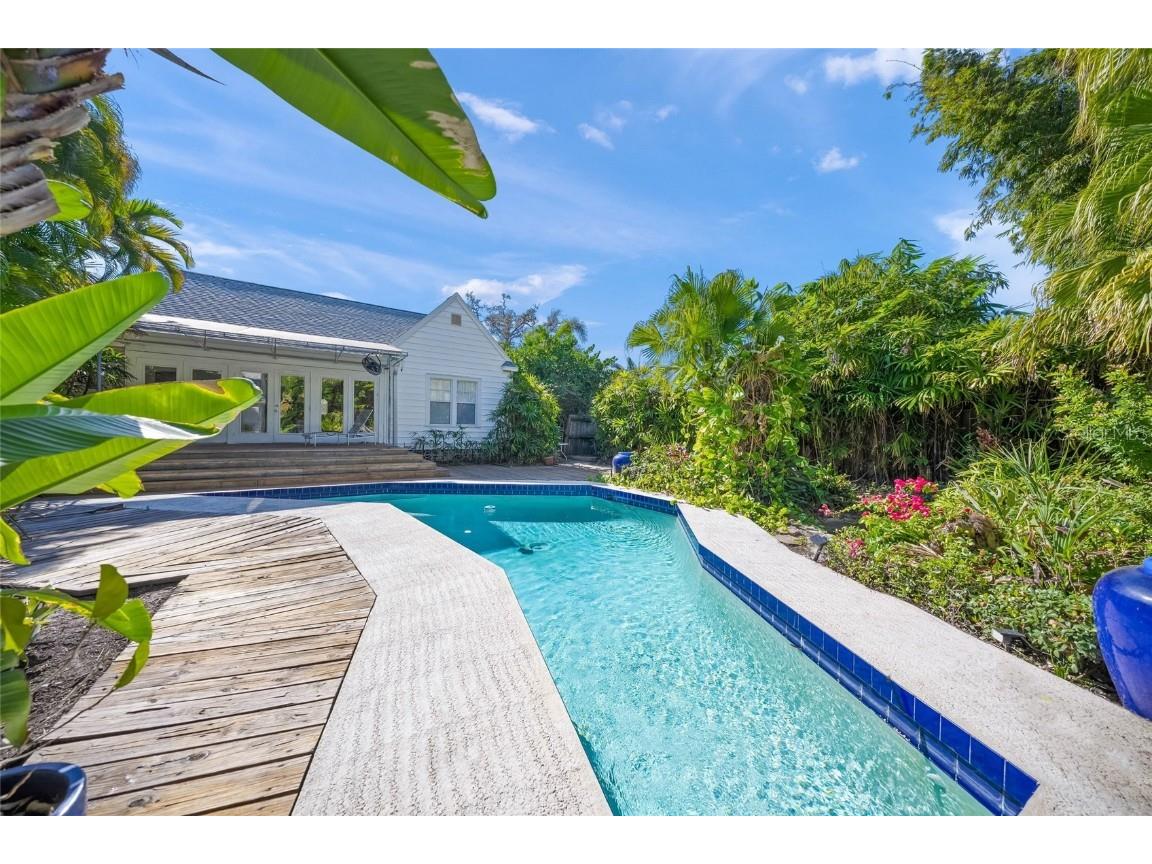 1917 Bahia Vista Street Sarasota FL 34239 A4676931 image32