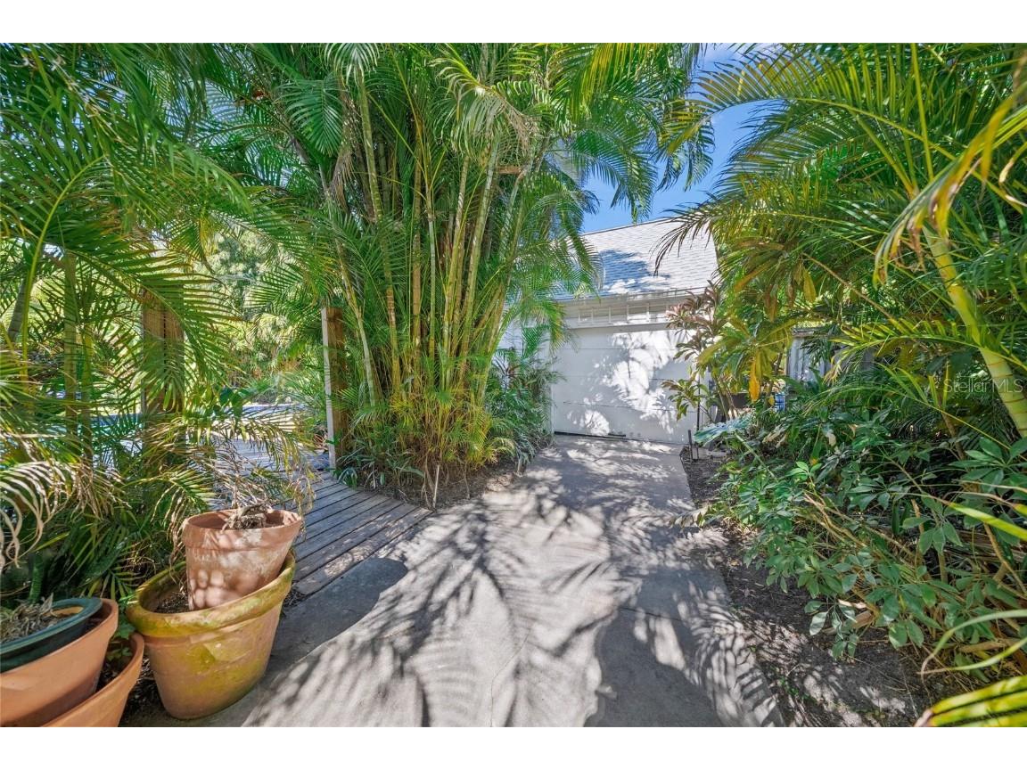 1917 Bahia Vista Street Sarasota FL 34239 A4676931 image35