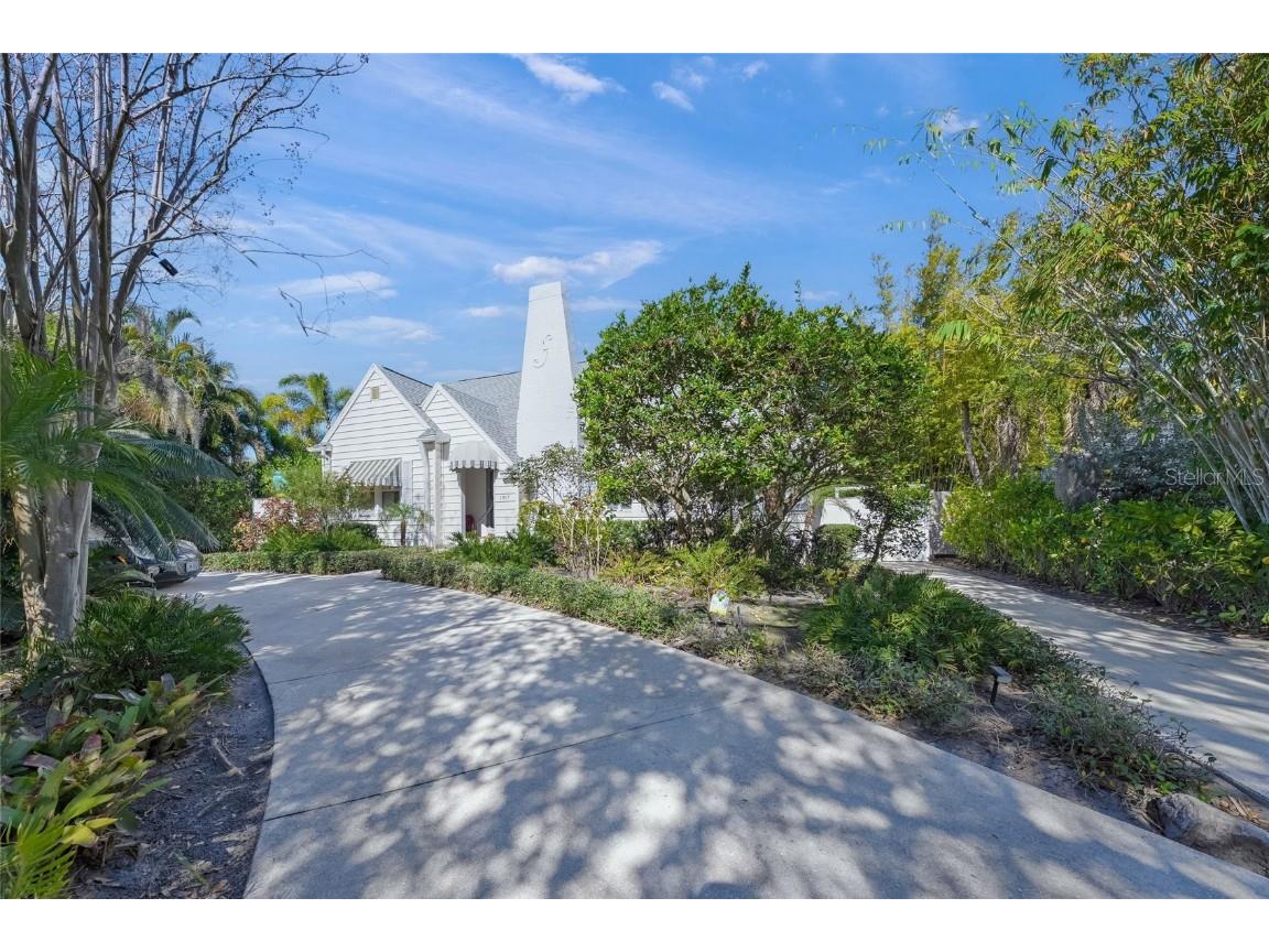 1917 Bahia Vista Street Sarasota FL 34239 A4676931 image4