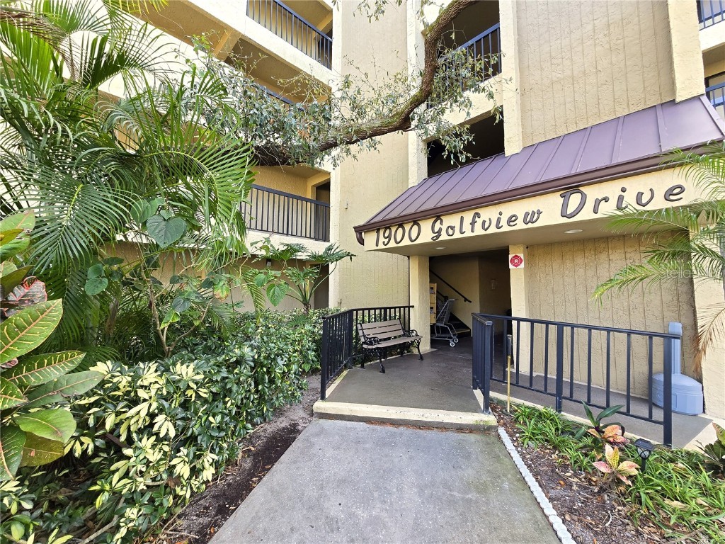 1917 Golfview Drive #1917 Tarpon Springs FL 34689 TB8334944 image1