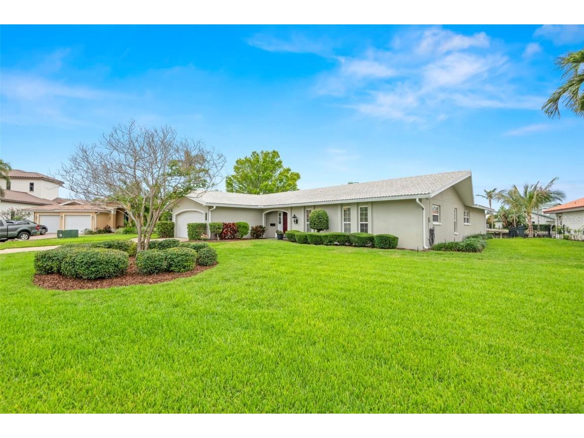 1917 Iowa Avenue NE Saint Petersburg FL 33703 - TAMPA BAY TB8394866 image1
