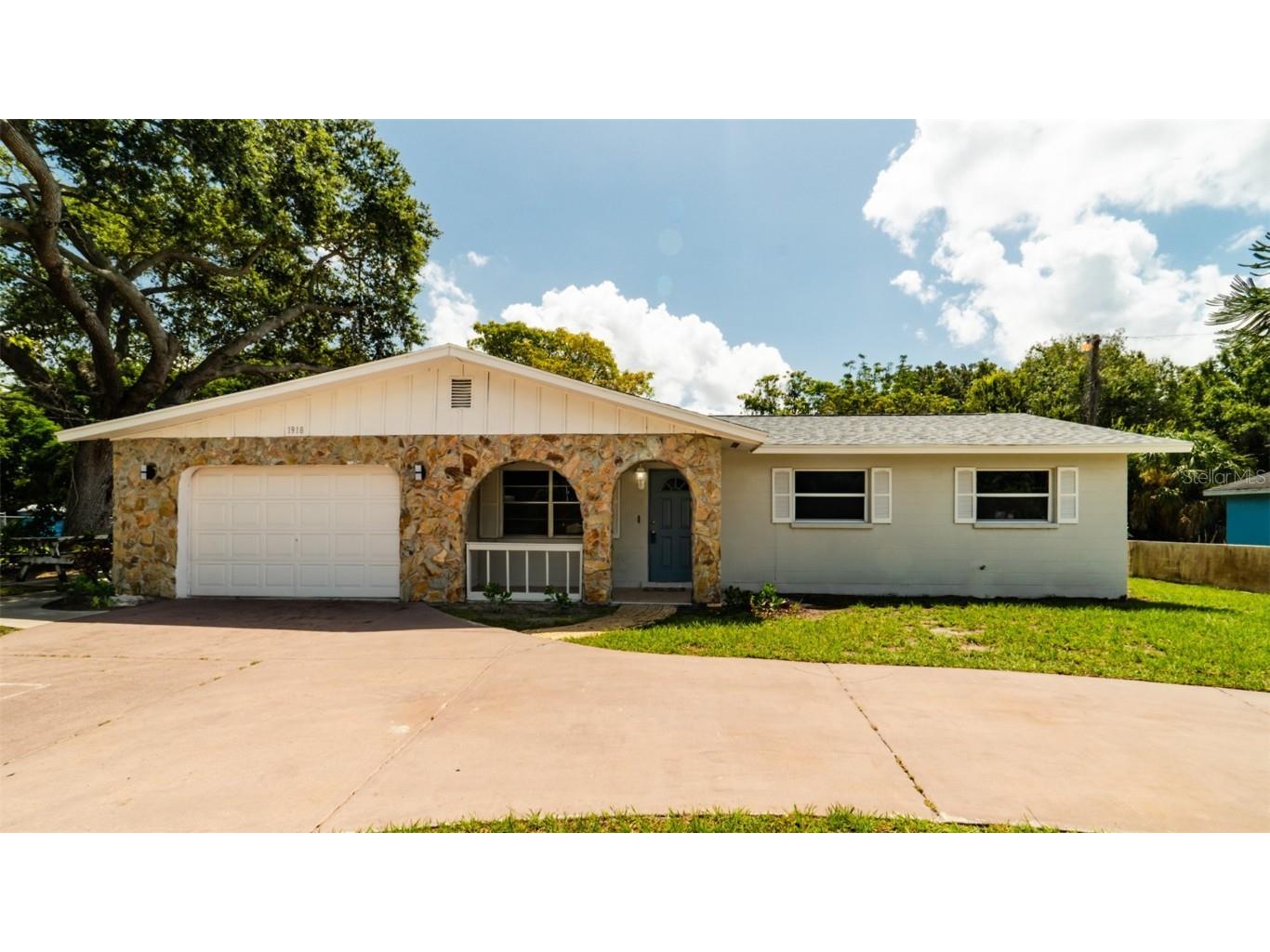 1918 1st Avenue E Palmetto FL 34221 A4618317 image1