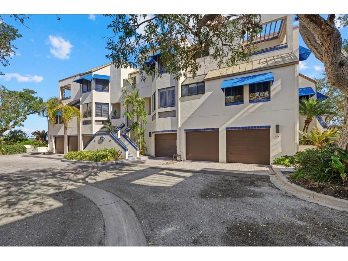 1918 Harbourside Drive #902 Longboat Key FL 34228 - SARASOTA BAY A4634880 image1