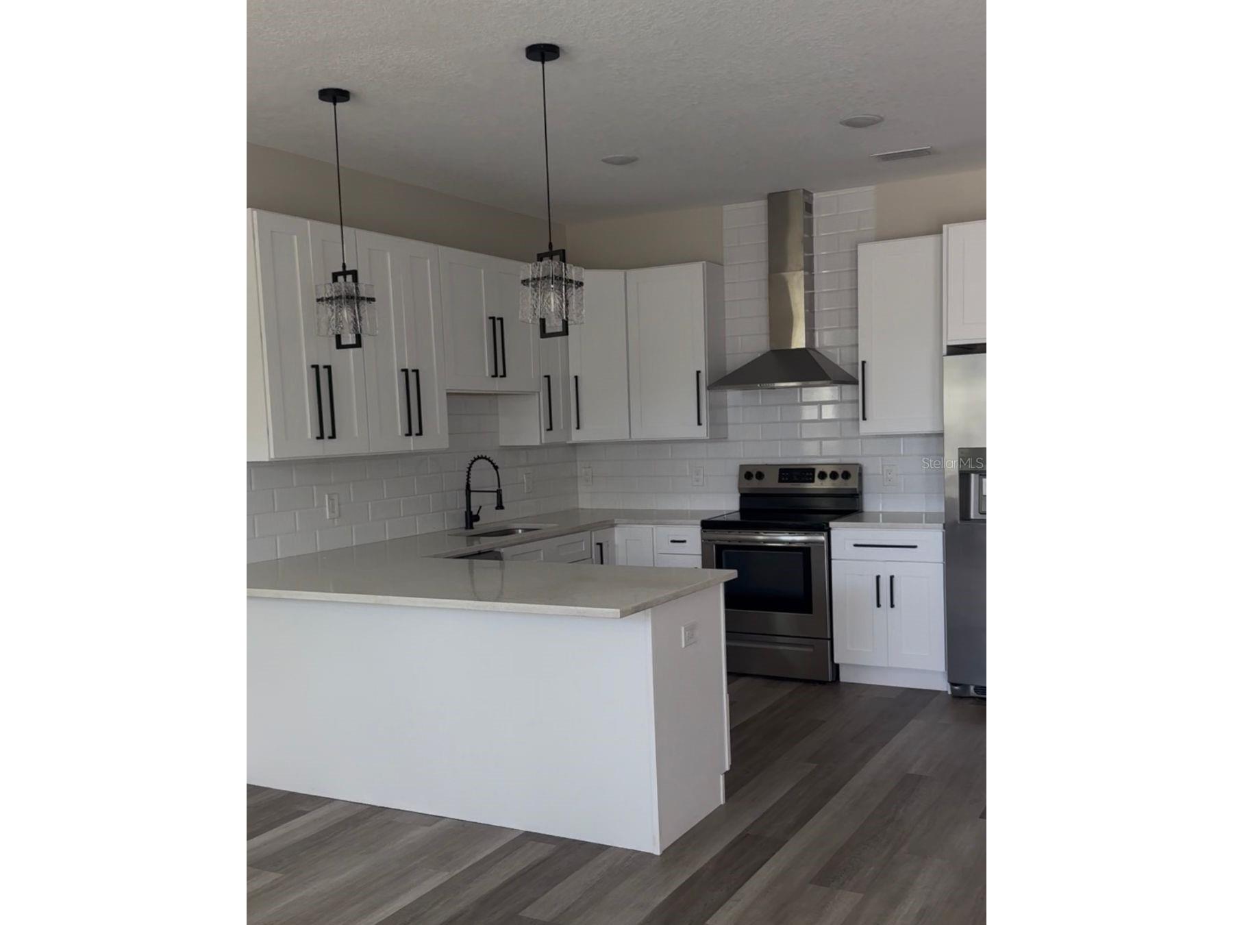 1919 30th Avenue N Saint Petersburg FL 33713 TB8508024 image3