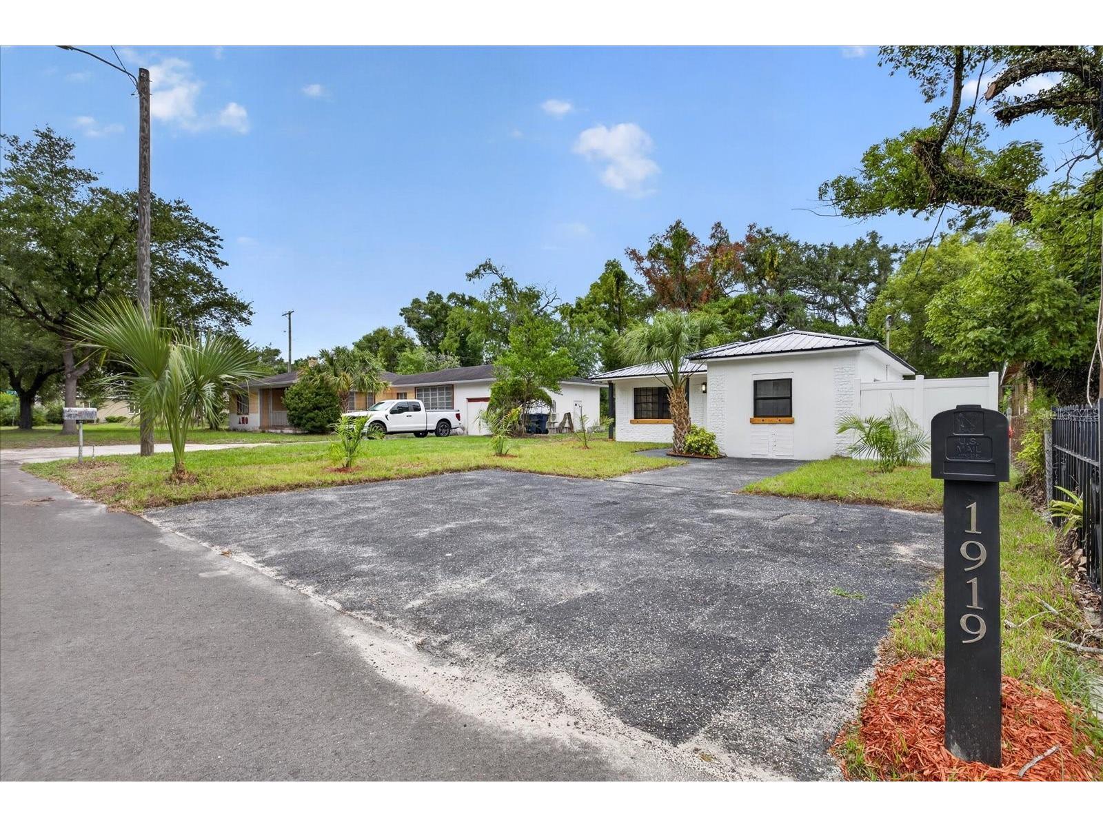 1919 E Clifton Street Tampa FL 33610 TB8514368 image2