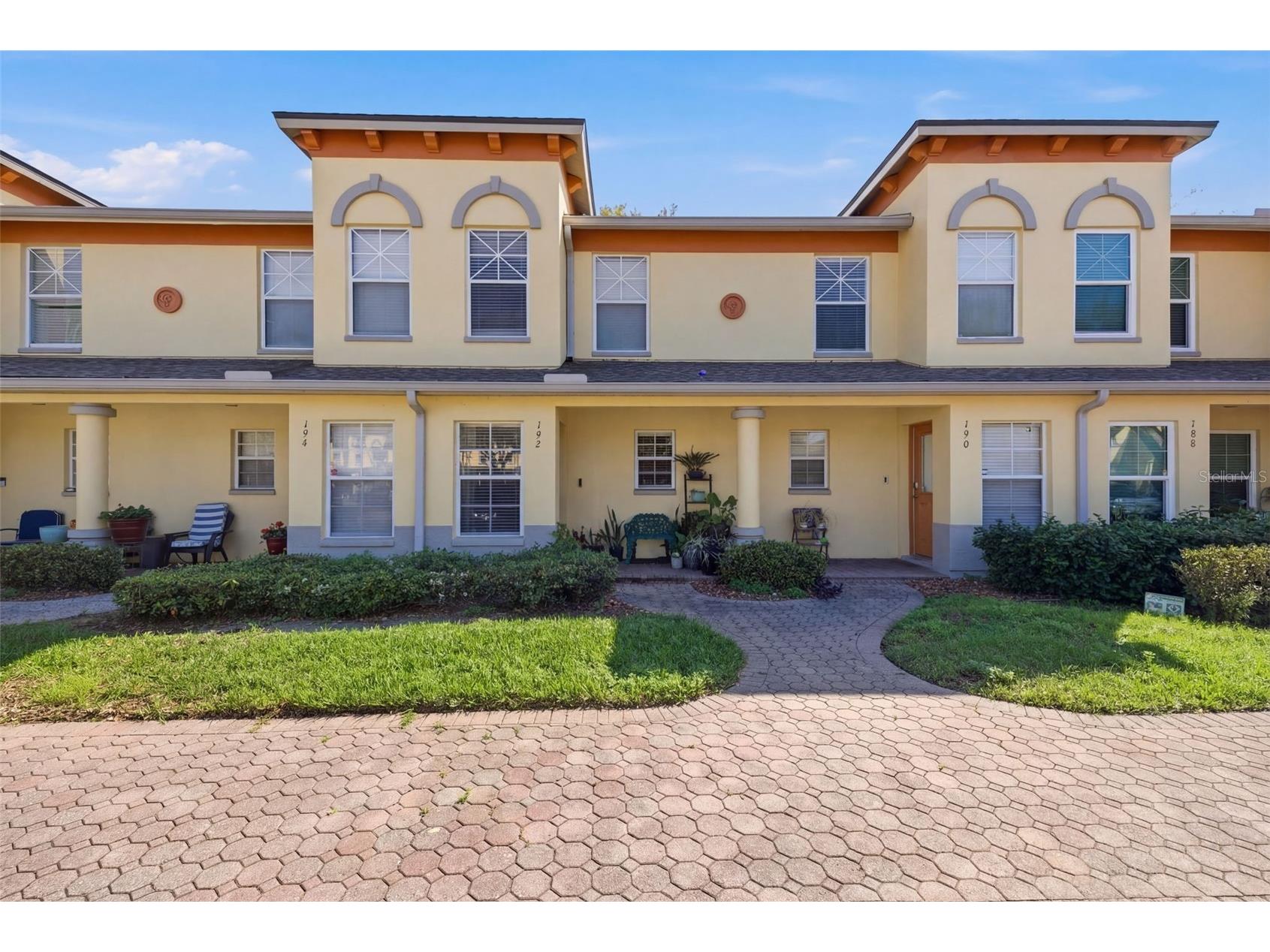 192 Coquina Bay Drive Saint Petersburg FL 33705 TB8485777 image1