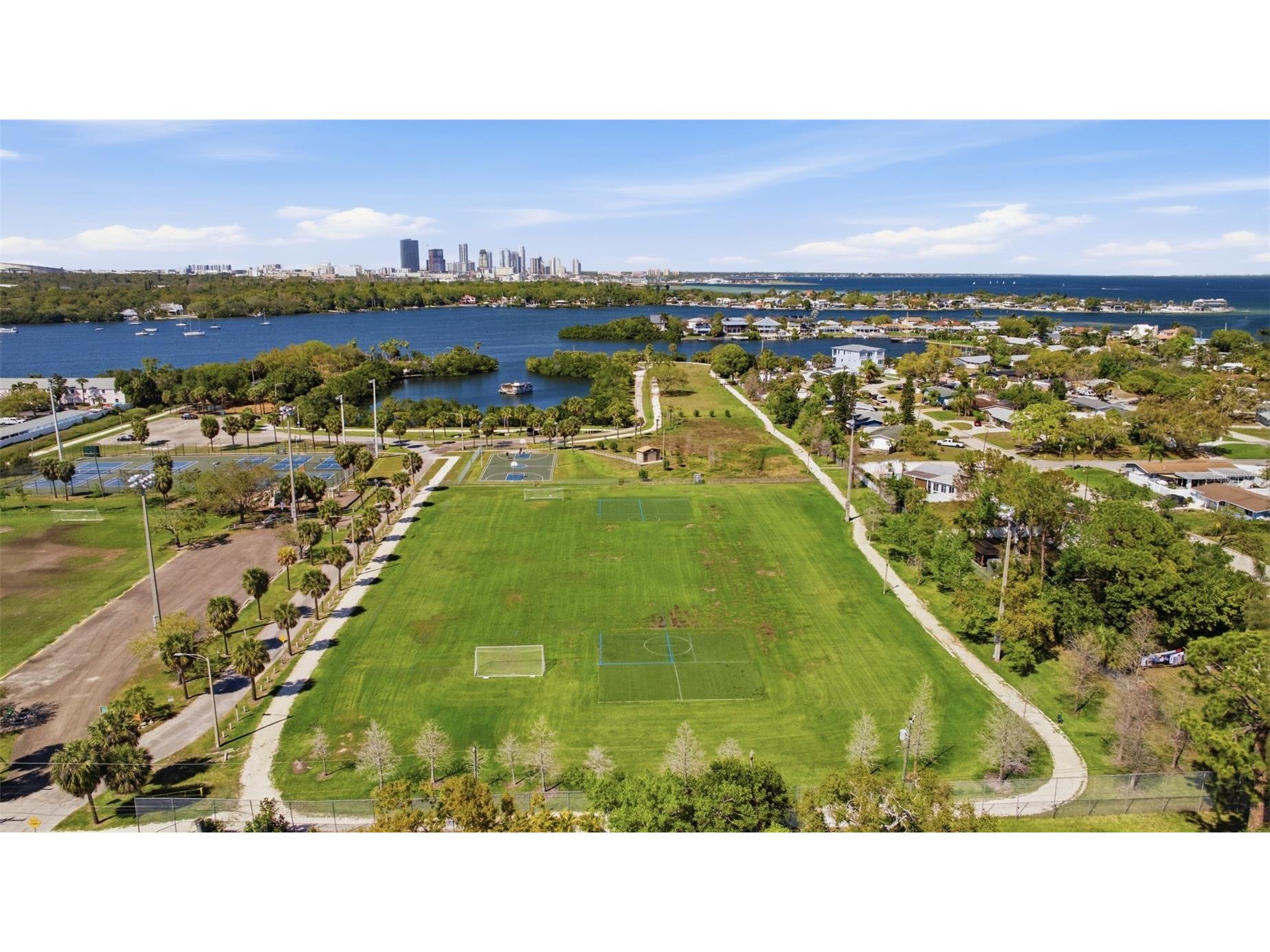 192 Coquina Bay Drive Saint Petersburg FL 33705 TB8485777 image54