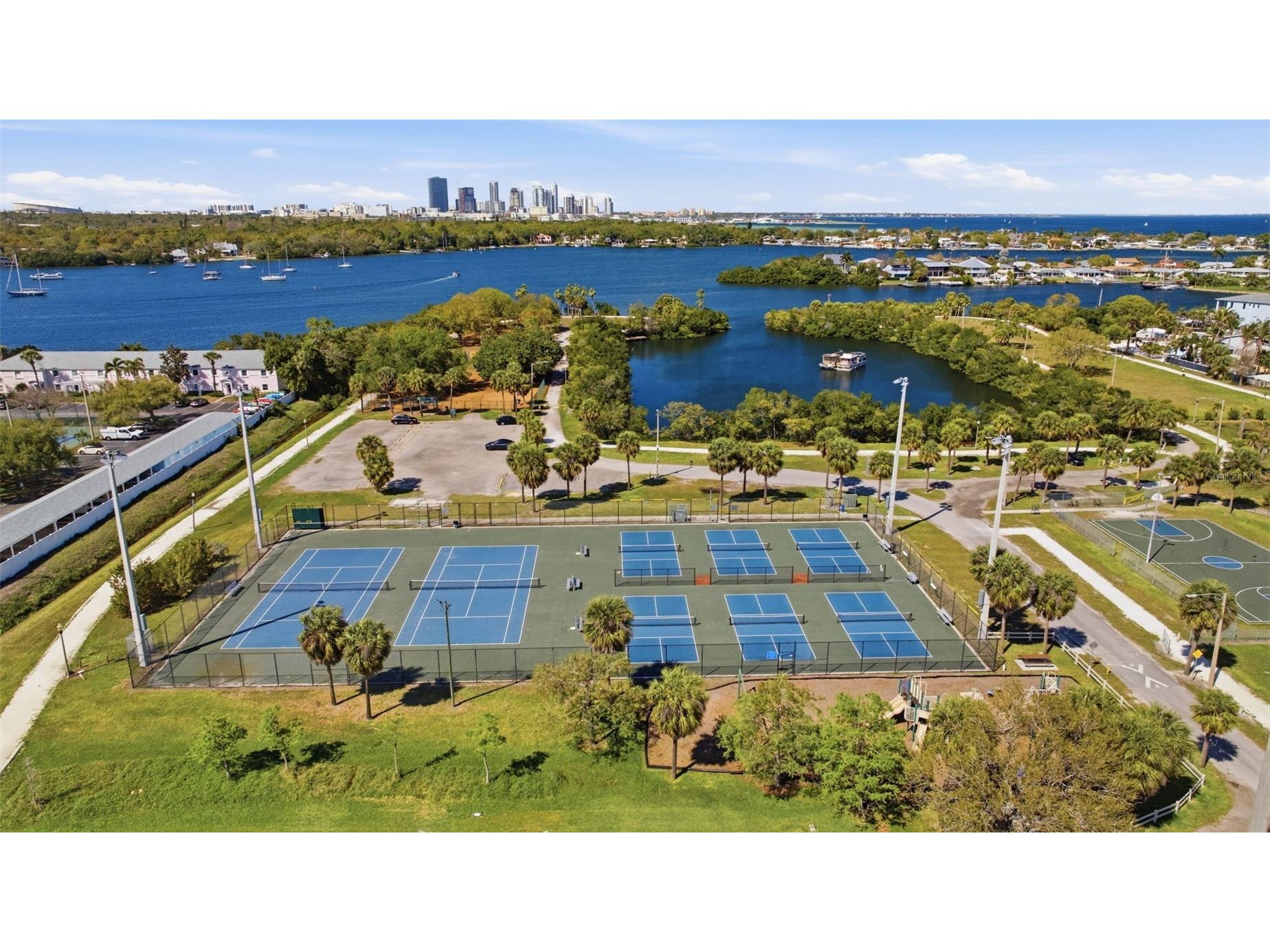 192 Coquina Bay Drive Saint Petersburg FL 33705 TB8485777 image55