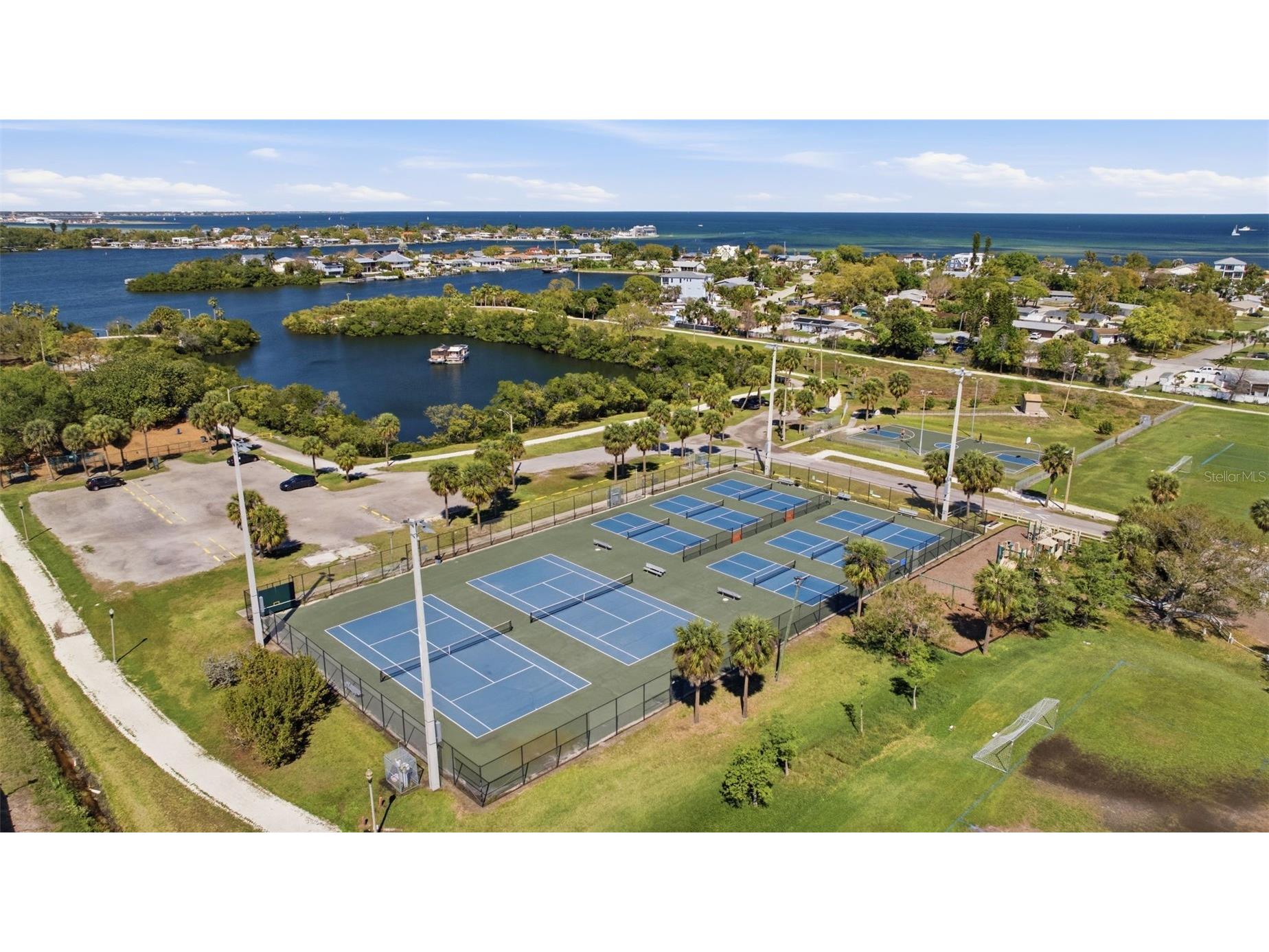 192 Coquina Bay Drive Saint Petersburg FL 33705 TB8485777 image56