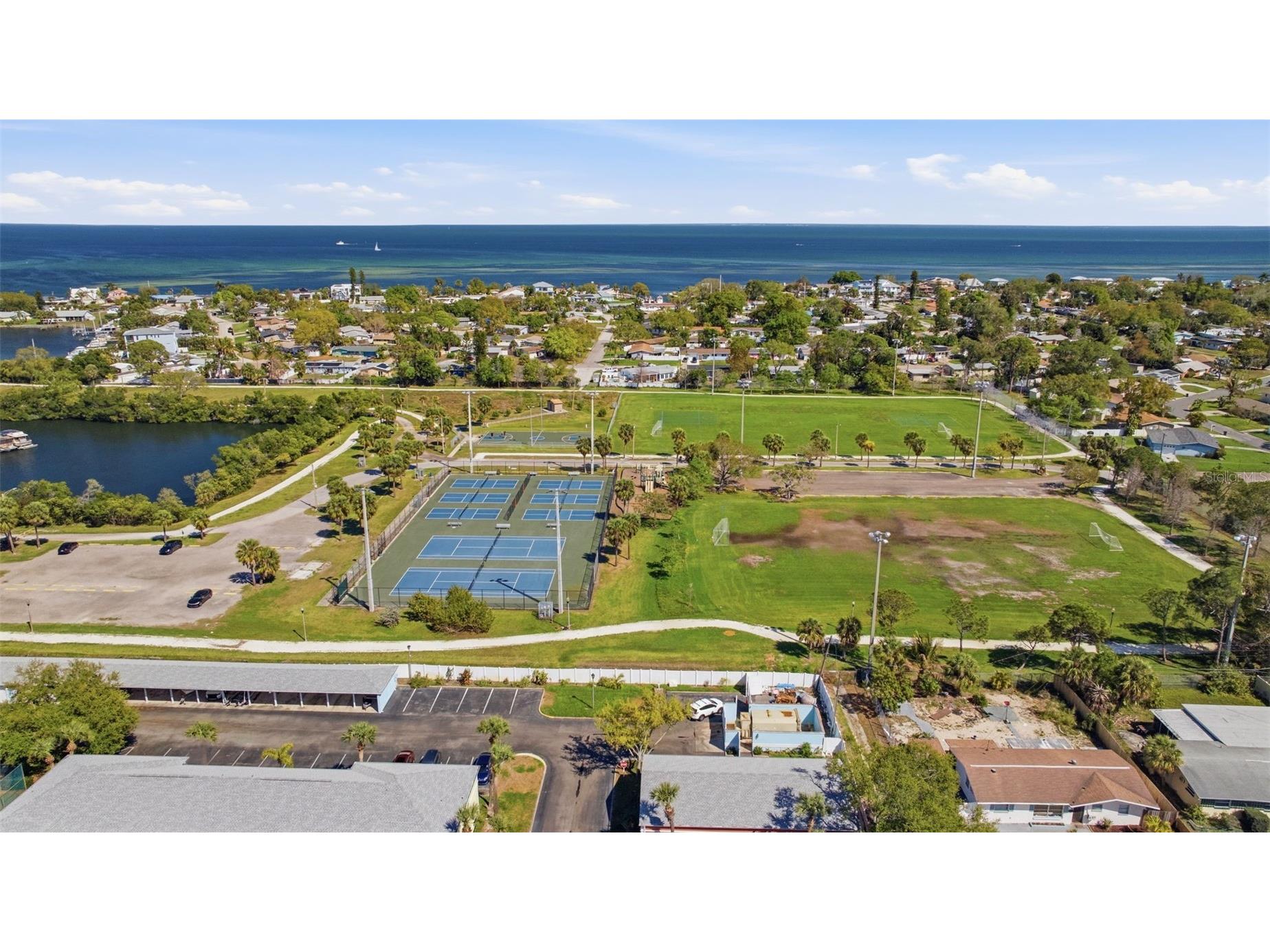 192 Coquina Bay Drive Saint Petersburg FL 33705 TB8485777 image58