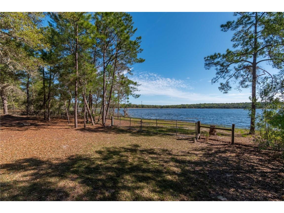 192 Cue Lake Drive Hawthorne FL 32640 - CUE LAKE GC503301 image1