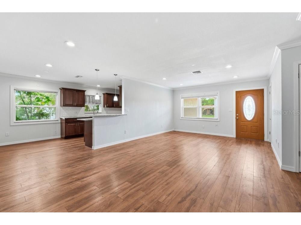 1920 64th Avenue N Saint Petersburg FL 33702 TB8522741 image4