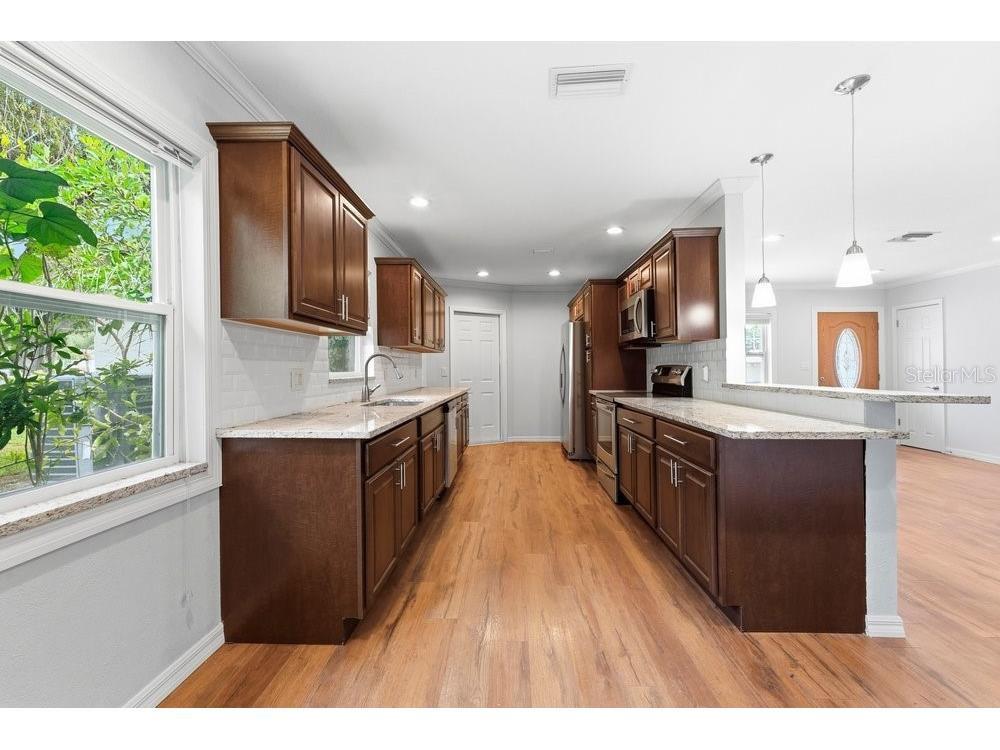 1920 64th Avenue N Saint Petersburg FL 33702 TB8522741 image5