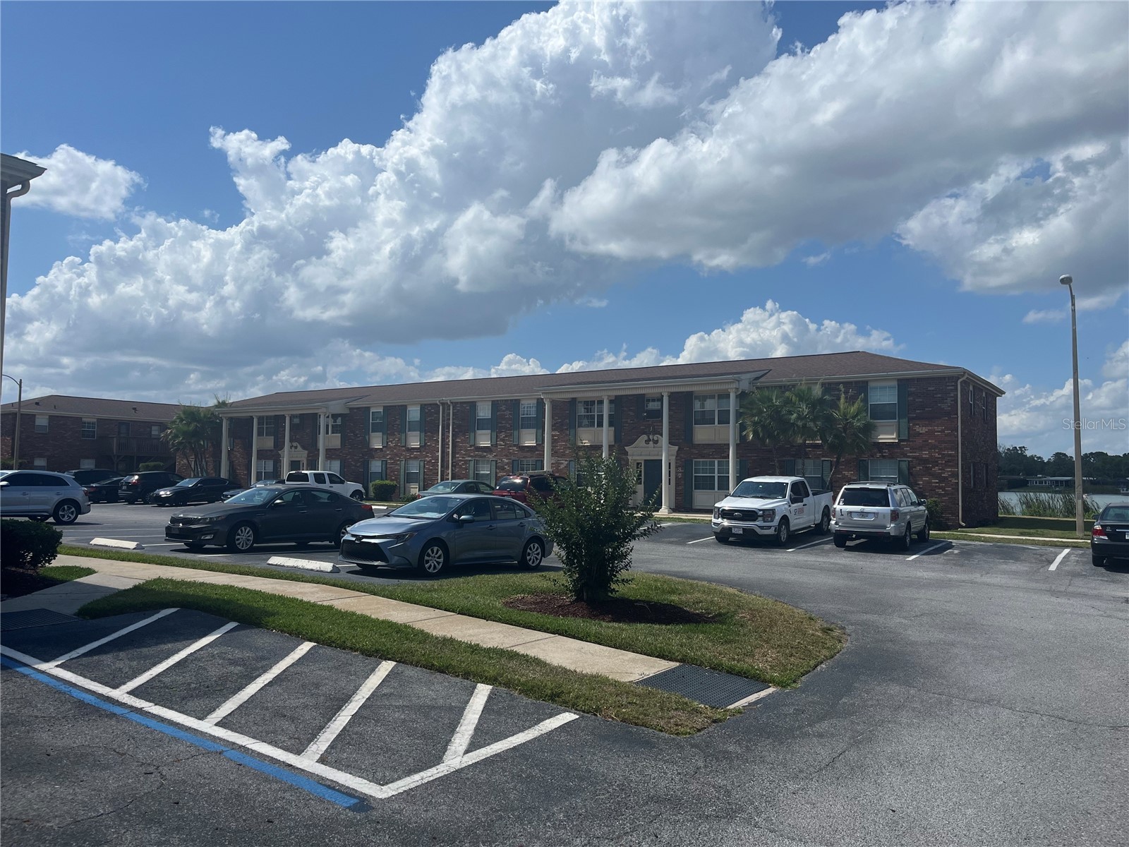 1920 E Edgewood Drive #J8 Lakeland FL 33803 TB8489532 image1