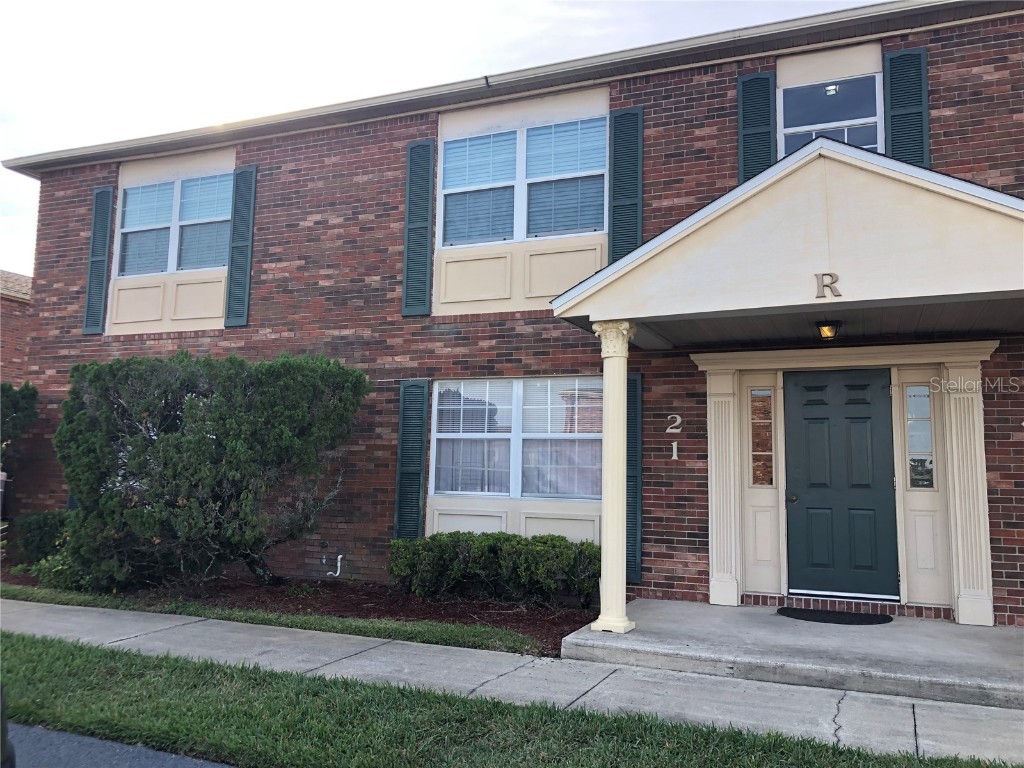 1920 E Edgewood Drive #R2 Lakeland FL 33803 - LAKE BENTLEY L4945206 image1