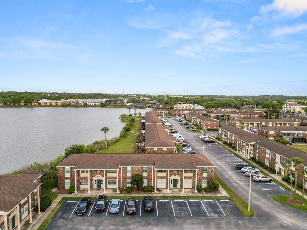 1920 E Edgewood Drive #T7 Lakeland FL 33803 - LAKE BENTLEY L4951596 image1