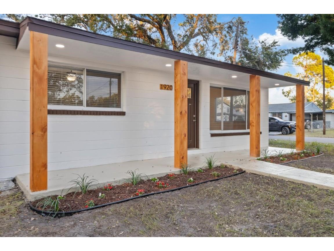 1920 E Shadowlawn Avenue Tampa FL 33610 TB8328502 image1