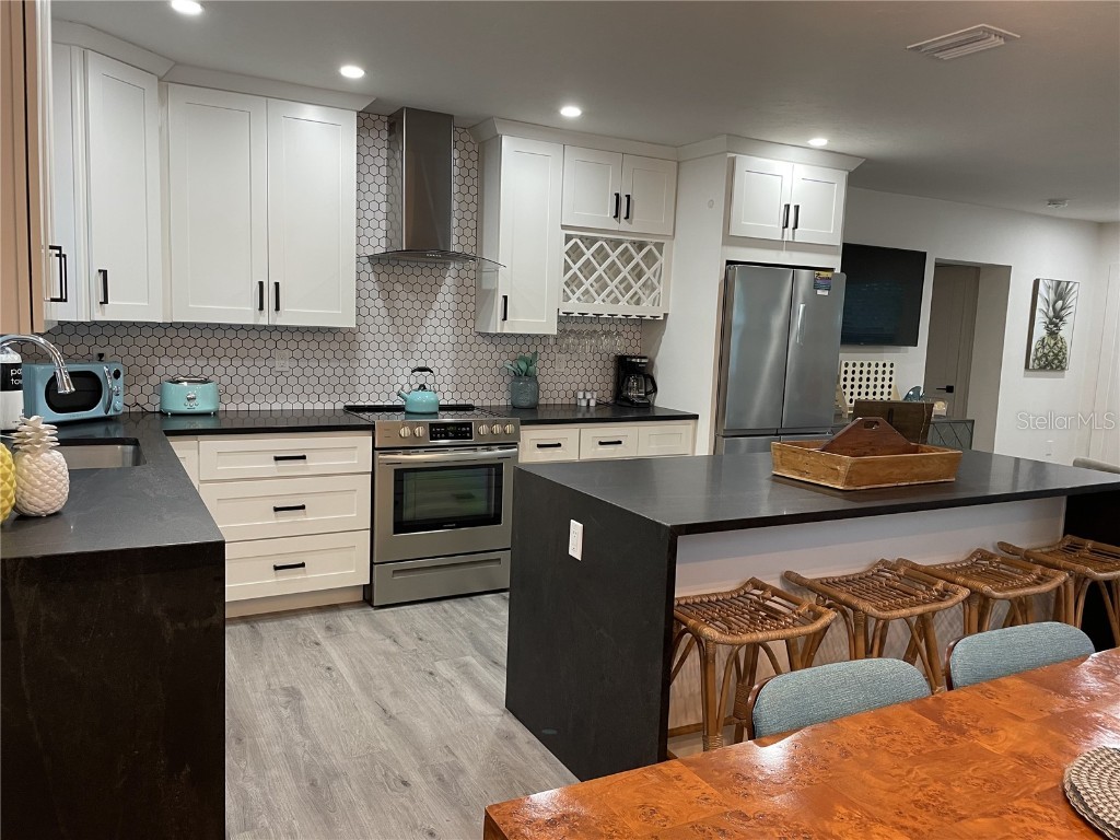 1920 Morrill Street #PINEAPPLE Sarasota FL 34236 A4673833 image21