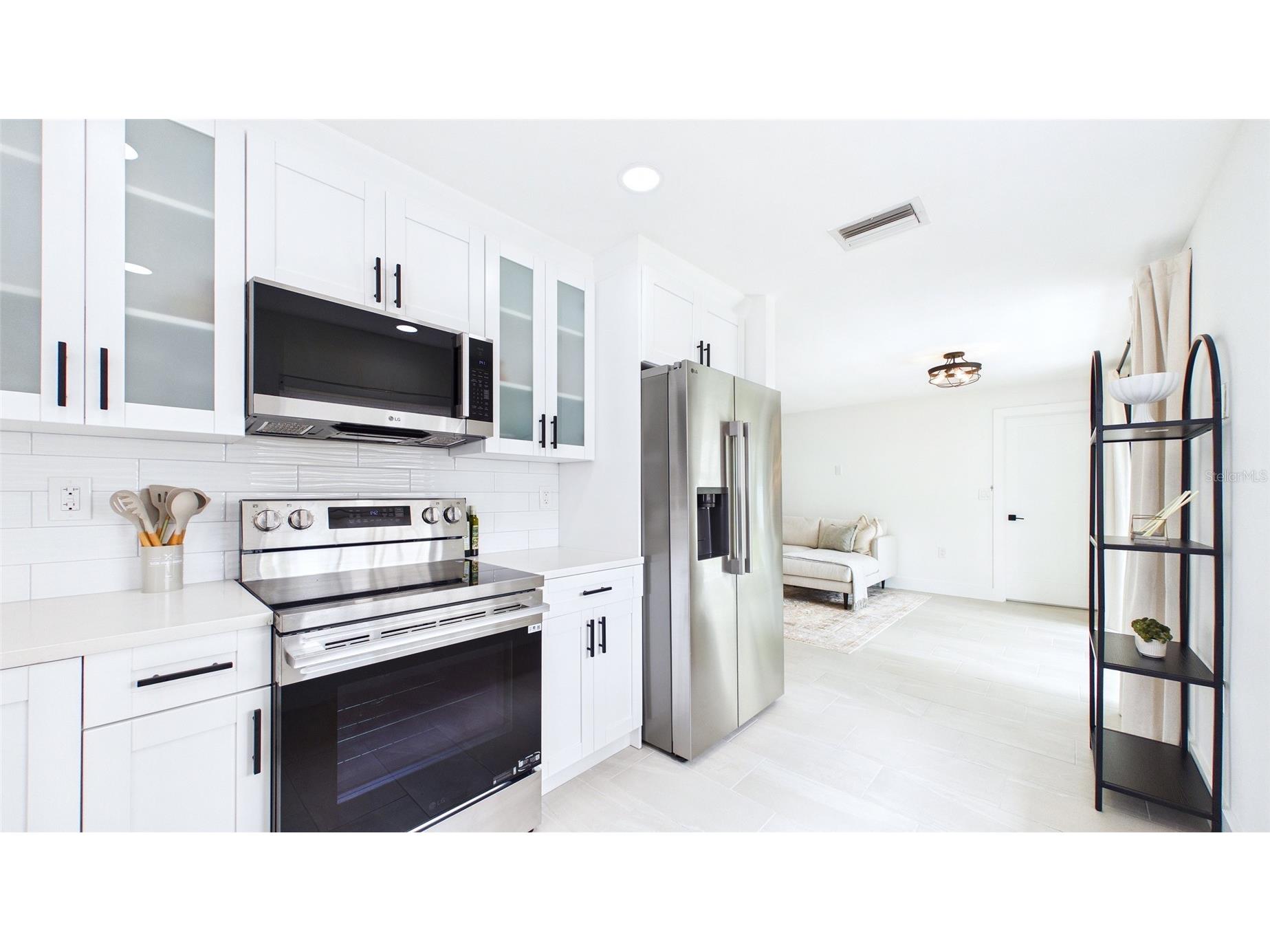 1920 New Hampshire Avenue NE Saint Petersburg FL 33703 TB8491638 image12