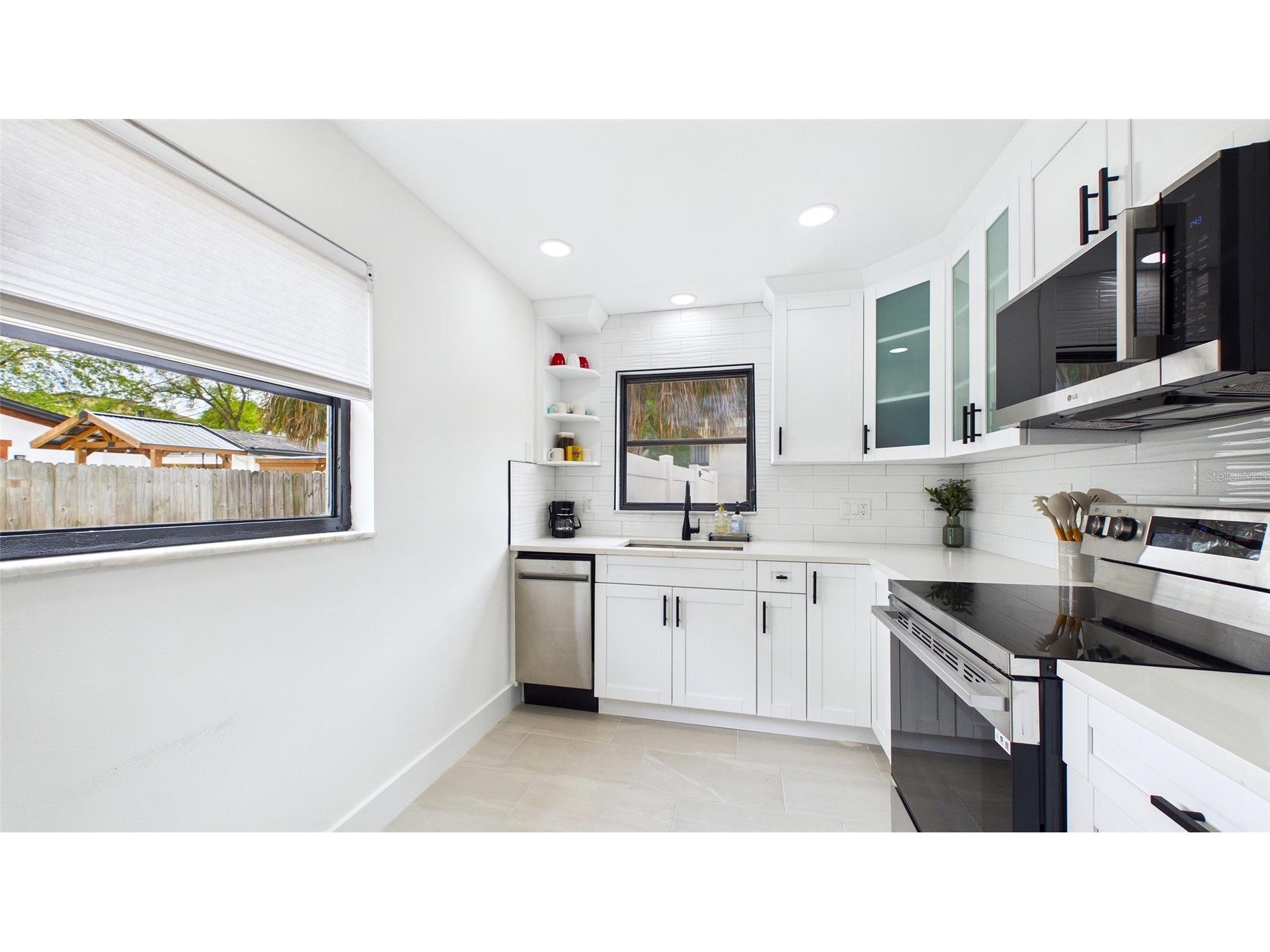 1920 New Hampshire Avenue NE Saint Petersburg FL 33703 TB8491638 image14