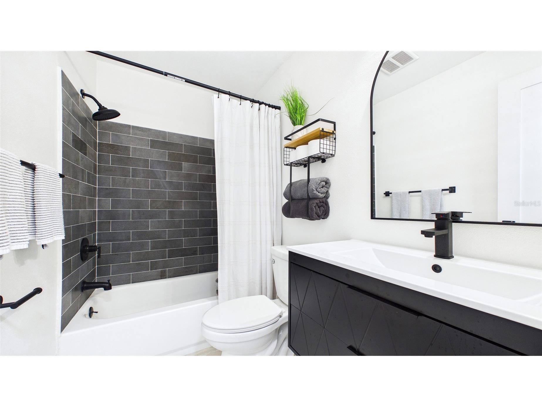 1920 New Hampshire Avenue NE Saint Petersburg FL 33703 TB8491638 image27