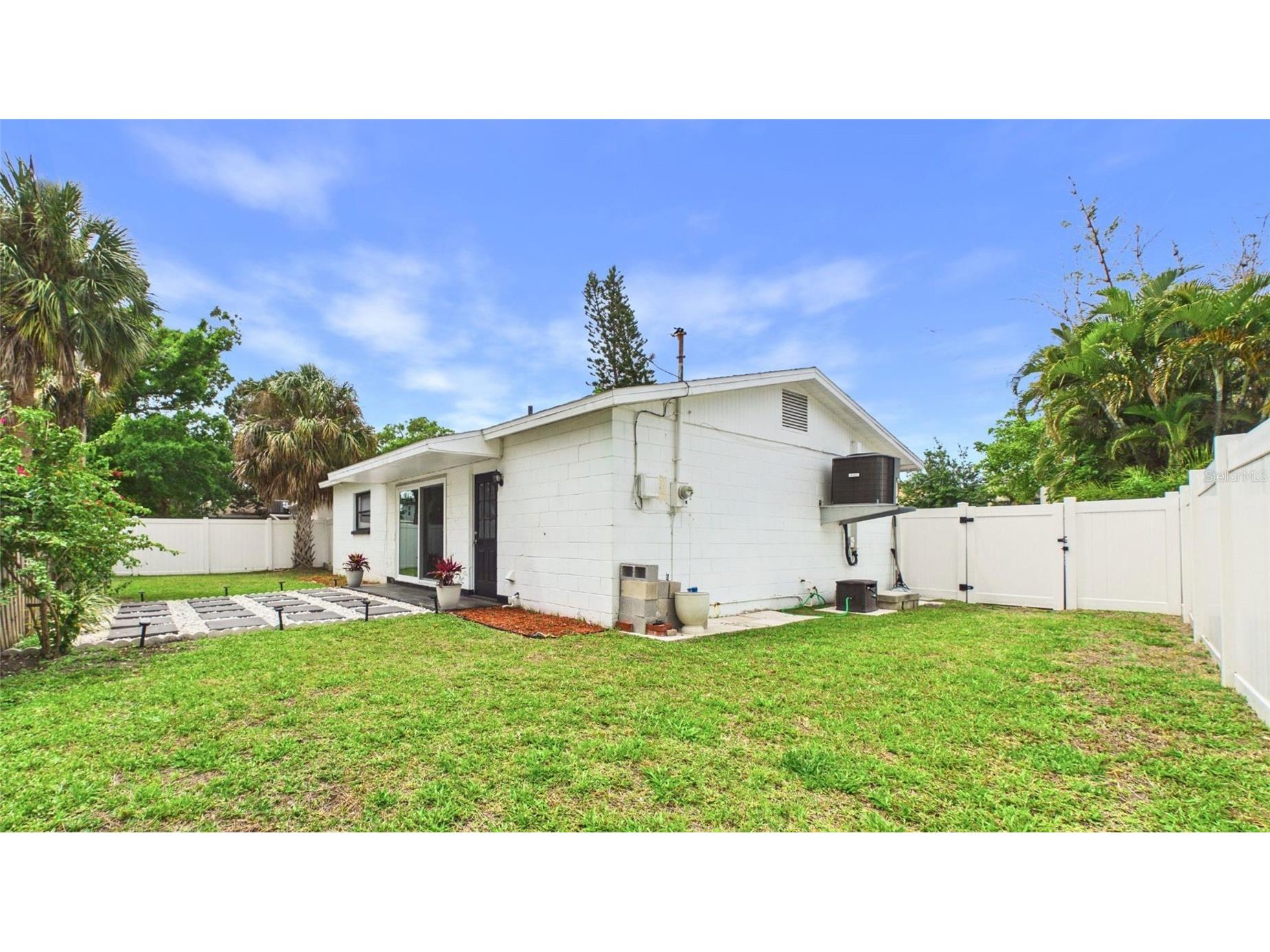 1920 New Hampshire Avenue NE Saint Petersburg FL 33703 TB8491638 image34