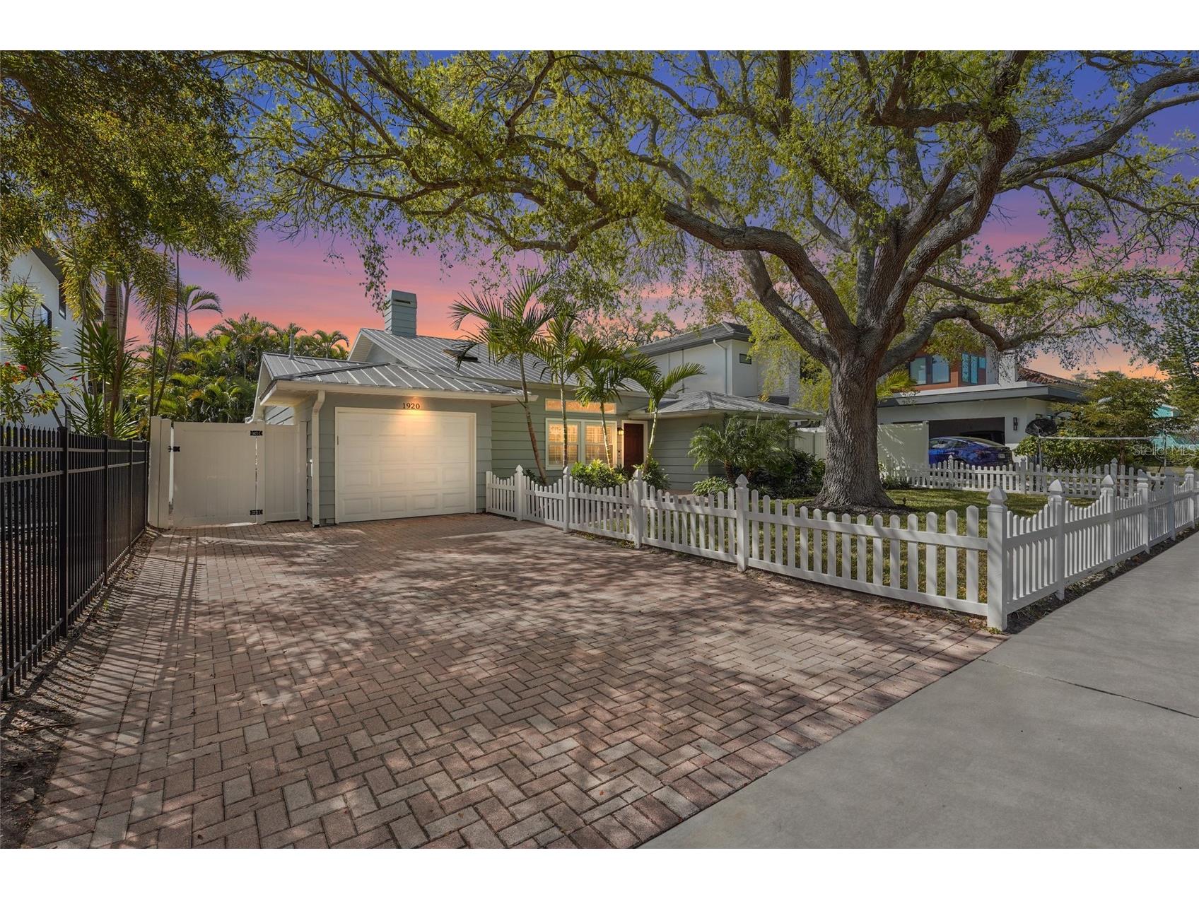 1920 Wisteria Street Sarasota FL 34239 A4683653 image14