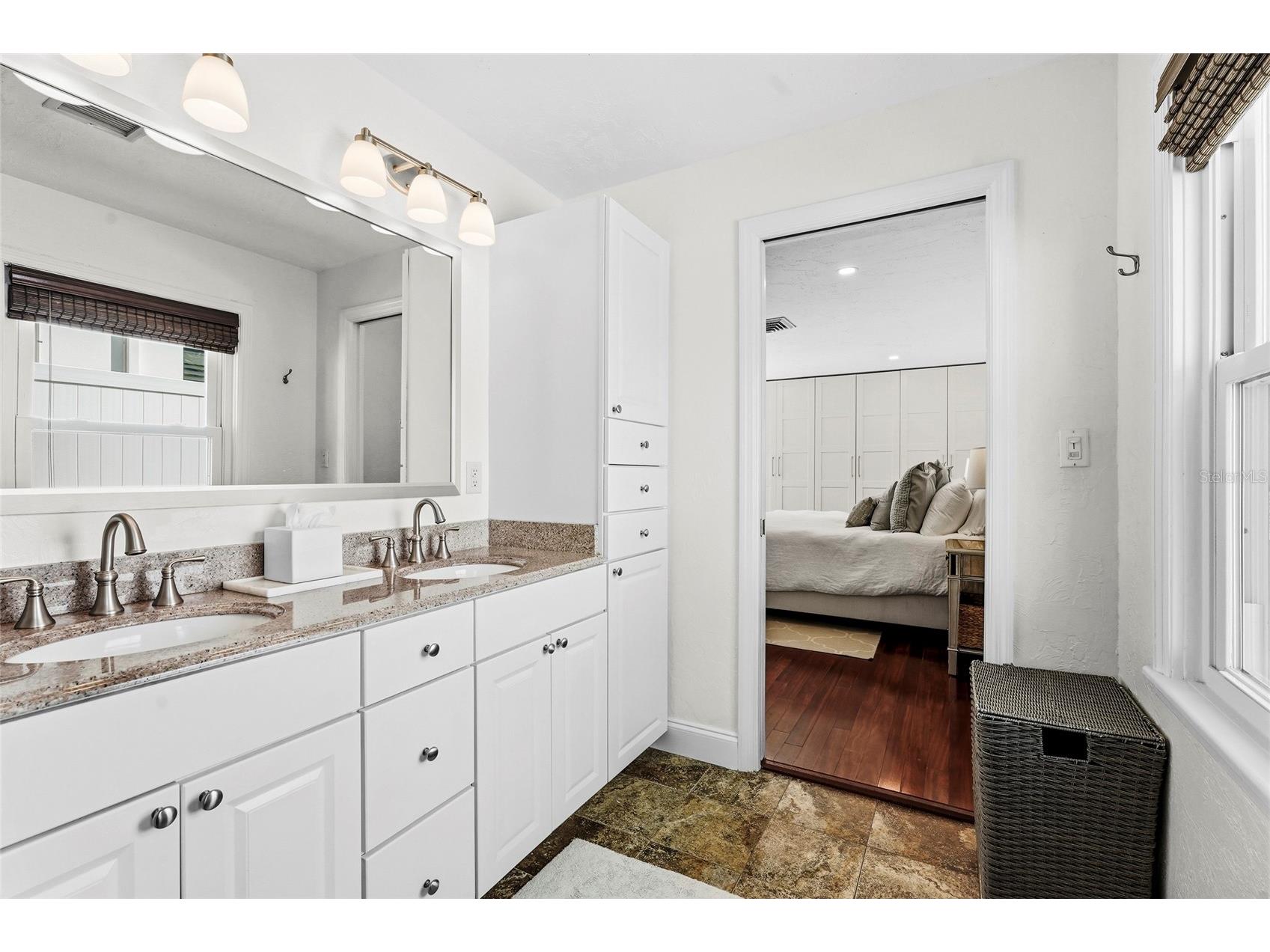 1920 Wisteria Street Sarasota FL 34239 A4683653 image26
