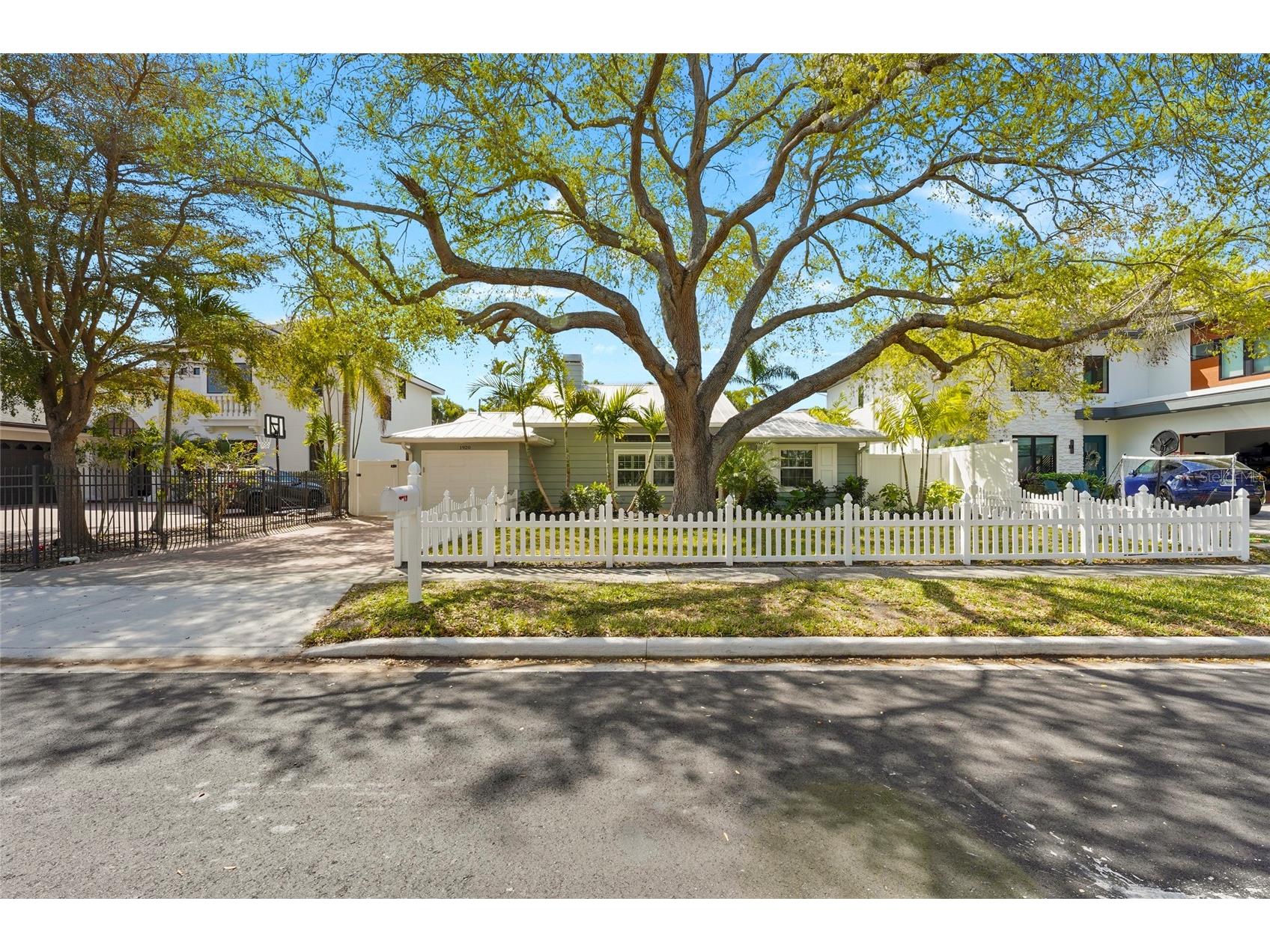 1920 Wisteria Street Sarasota FL 34239 A4683653 image44