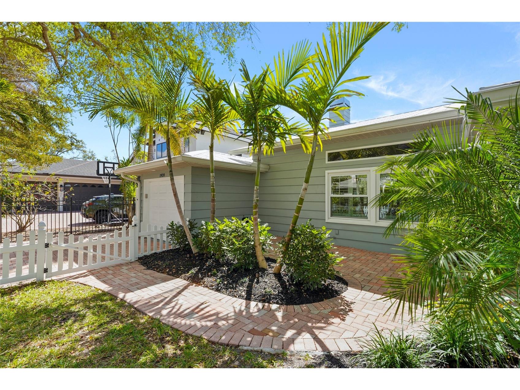 1920 Wisteria Street Sarasota FL 34239 A4683653 image47