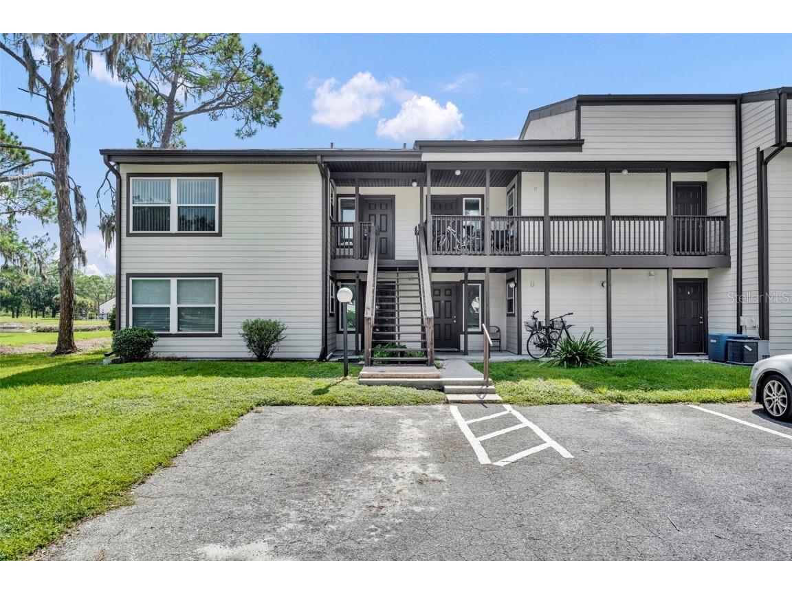 19201 Sandalwood Drive #19201 Wildwood FL 34785 - POND G5101556 image1