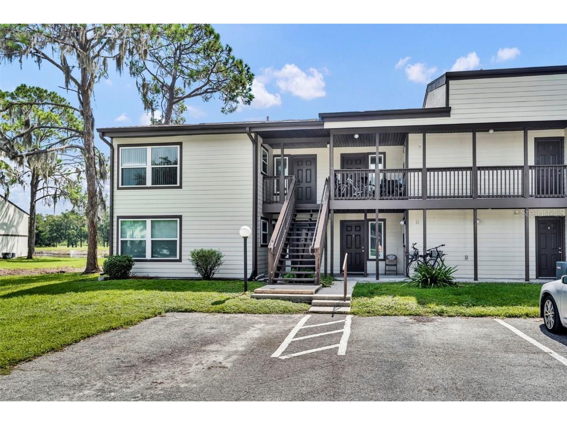 19201 Sandalwood Drive #19201 Wildwood FL 34785 - POND G5101556 image2
