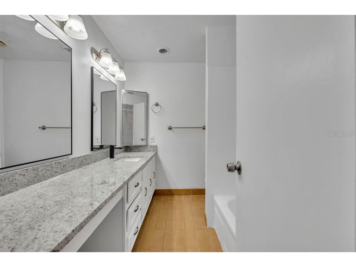 19201 Sandalwood Drive #19201 Wildwood FL 34785 - POND G5101556 image22