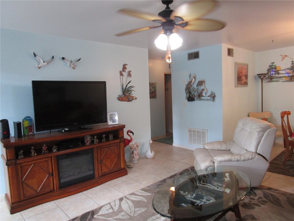 1921 58th Avenue N #22 Saint Petersburg FL 33714 U8222848 image2
