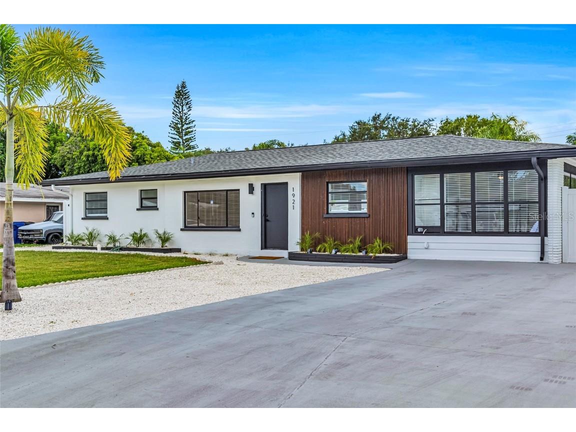 1921 Fern Avenue Sarasota FL 34235 A4648582 image1