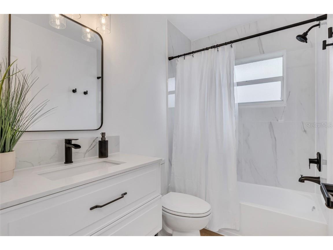 1921 Fern Avenue Sarasota FL 34235 A4648582 image39