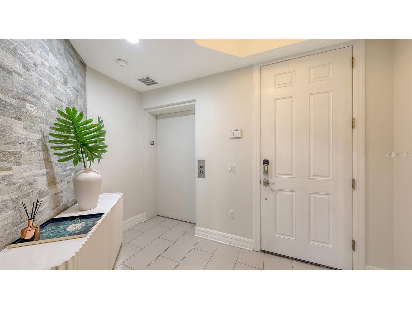 1921 Monte Carlo Drive #302 Sarasota FL 34231 - PHILLIPPI CREEK A4655742 image3