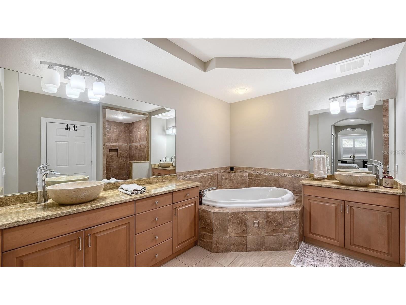 1921 Monte Carlo Drive #302 Sarasota FL 34231 - PHILLIPPI CREEK A4691020 image17