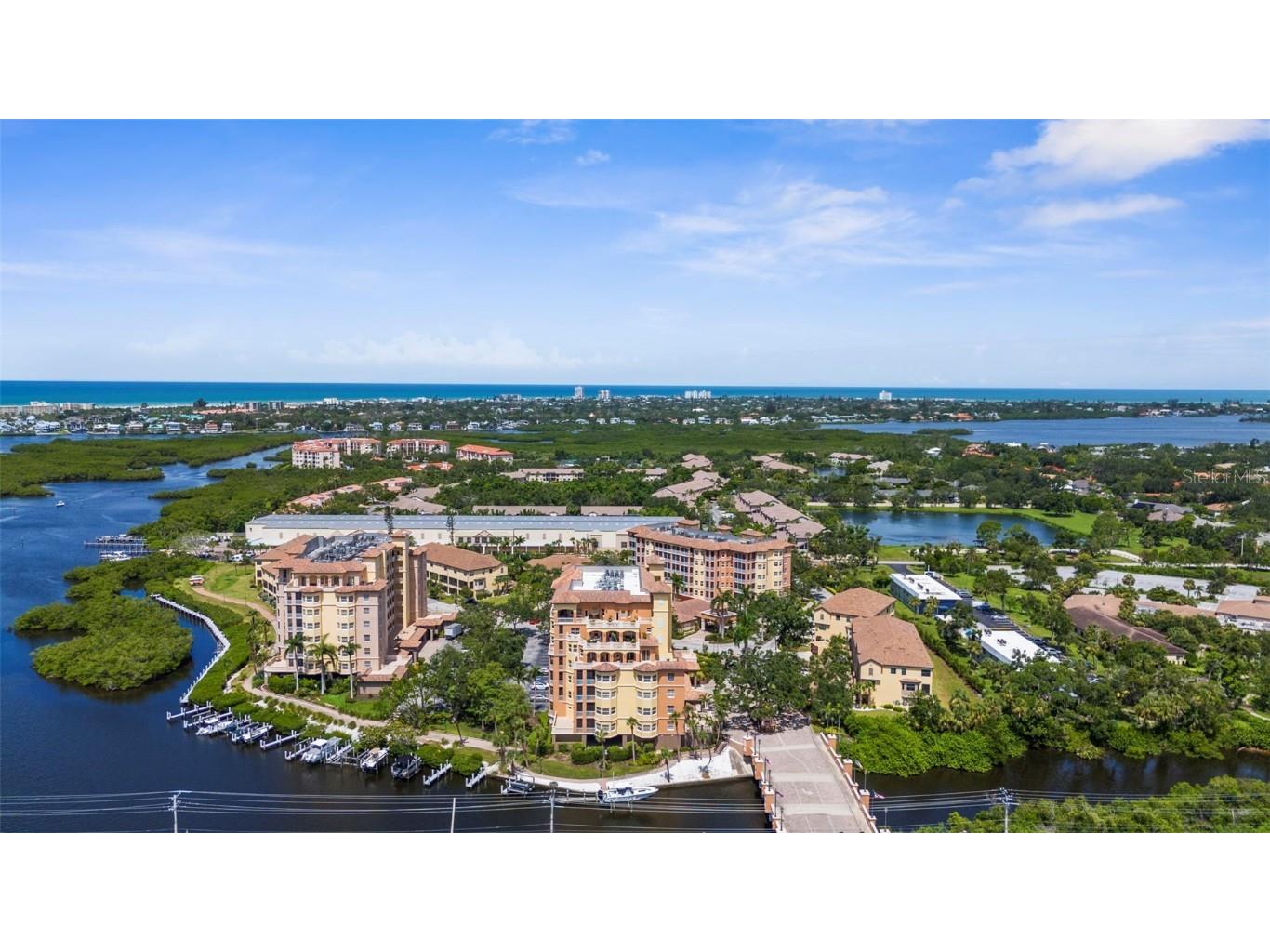 1921 Monte Carlo Drive #405 Sarasota FL 34231 A4658799 image3