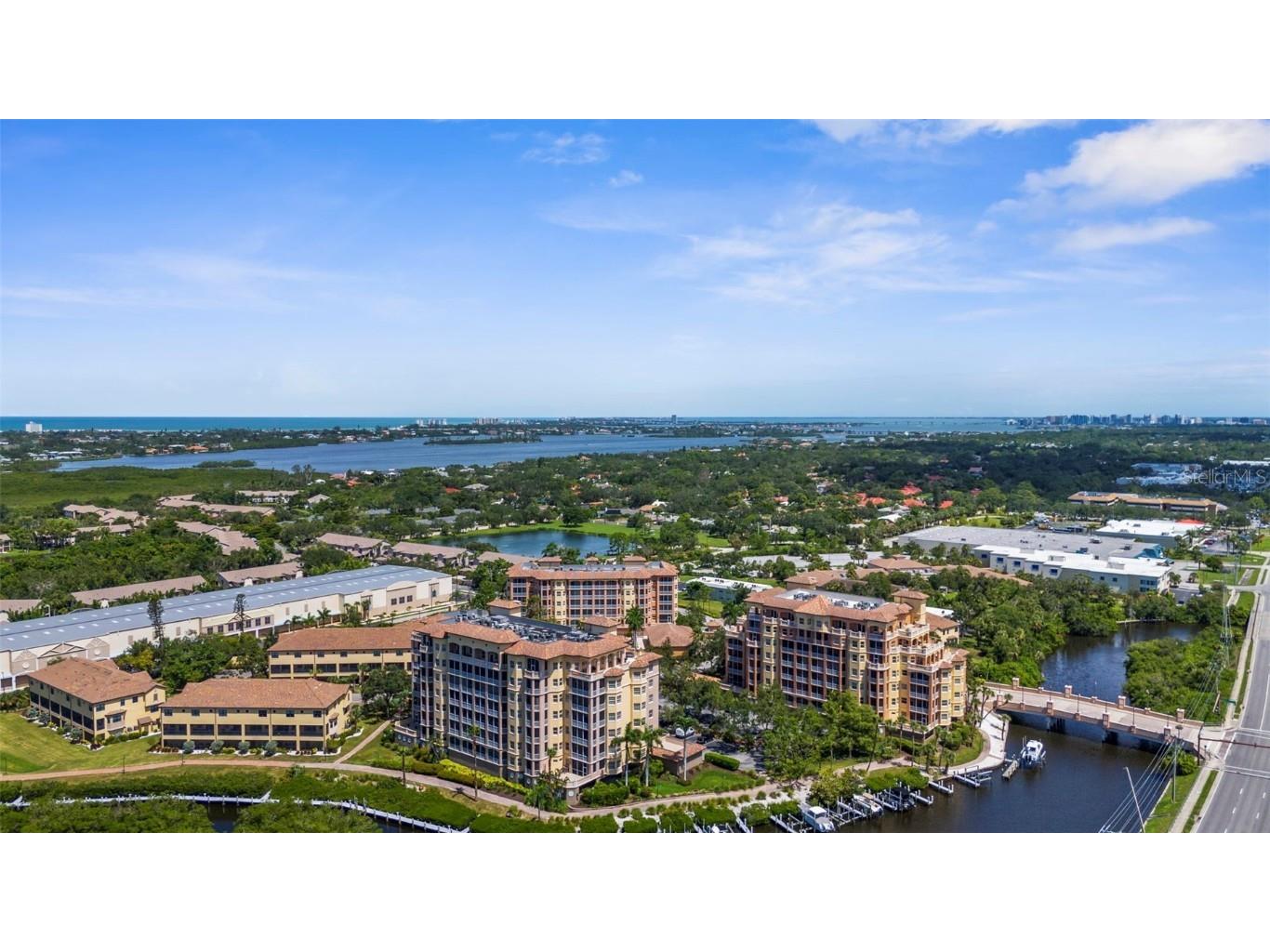 1921 Monte Carlo Drive #405 Sarasota FL 34231 A4658799 image5